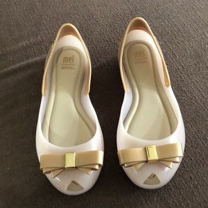 Mel dreamed by Melissa Size 4 Flat